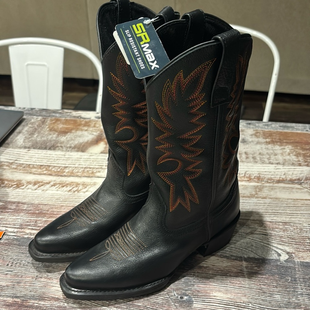 NEW SR Max Boots Stitches Western Women’s Size 6.5. Slip resistant bottoms.